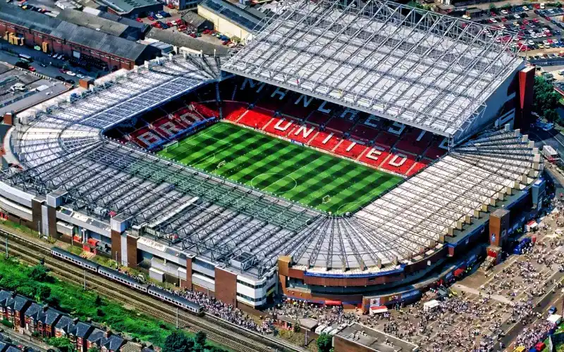 Sân bóng đá Old Trafford mang niềm tự hào của MU